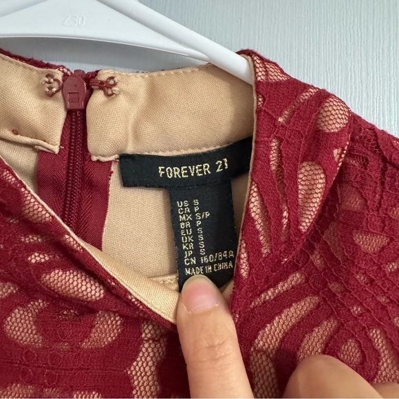Forever 21 Burgundy Lace Dress Size Small - Picture 4 of 10